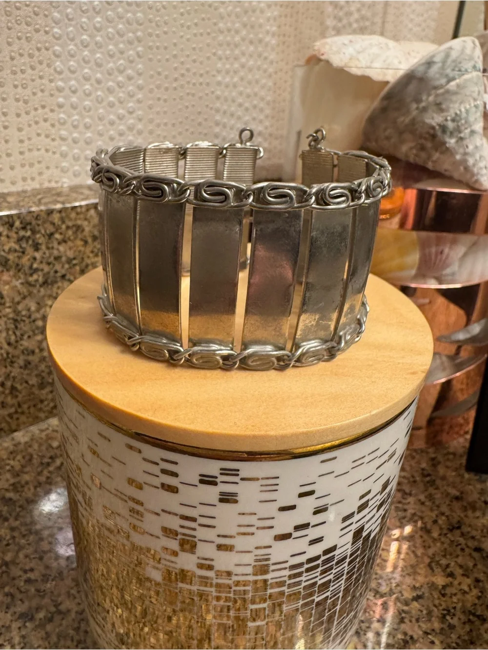 1970’s Retro Wide Silver-Tone Link Bracelet — Polished Statement‎ Piece